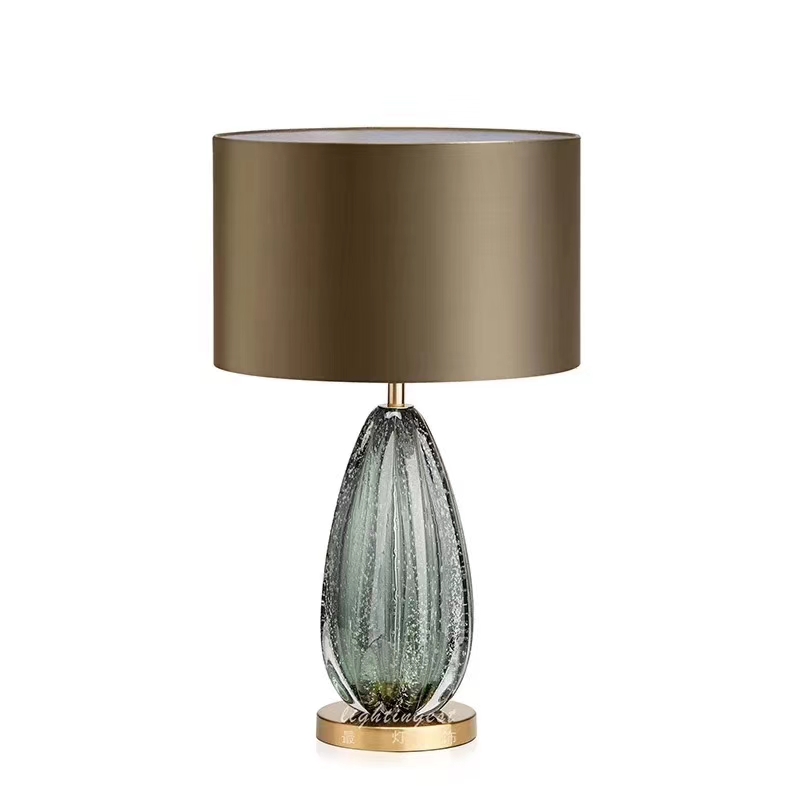 BROWN METAL TABLE LAMP